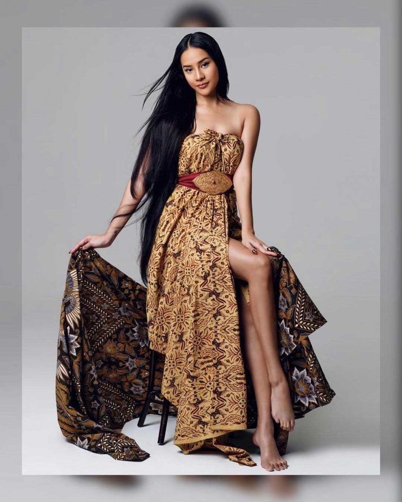 anya-geraldine-gaun-baju-batik-kain
