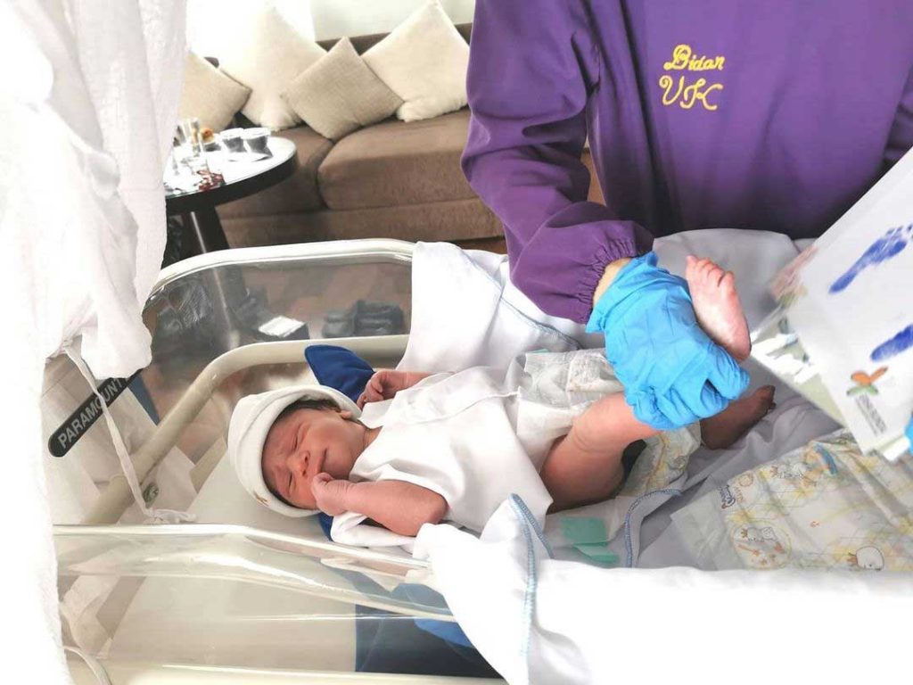 baby-margaretha-melahirkan