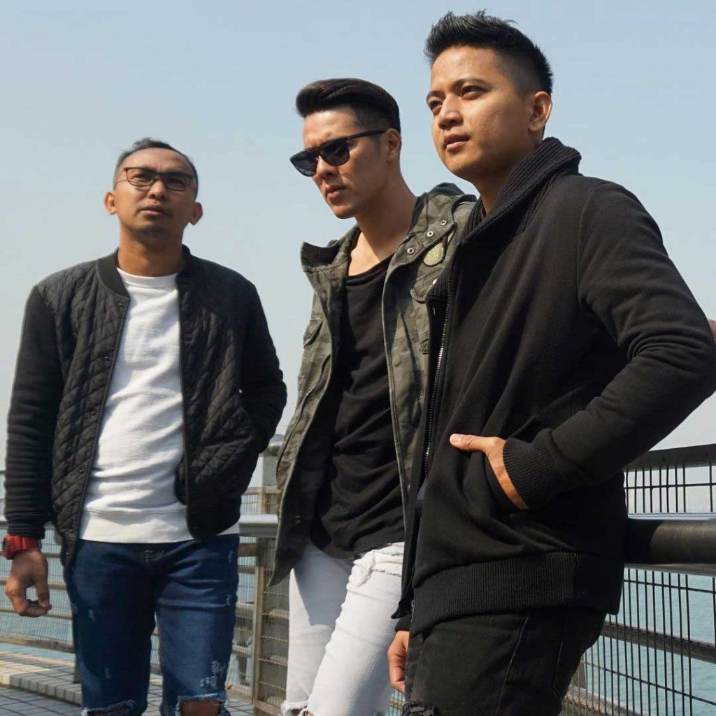 chevra-yolandi-vokalis-band-papinka-pacar-via-vallen