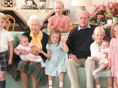 makna nama cicit ratu elizabeth ii foto-terbaru-keluarga-kerajaan-inggris-pangeran-philip-dan-cicit