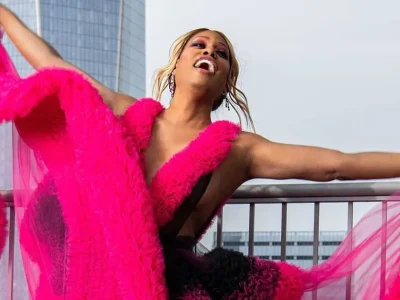 gaun 1000 meter laverne cox di oscars 2021 christian siriano