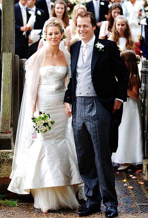 gaun pernikahan istri tom parker bowles