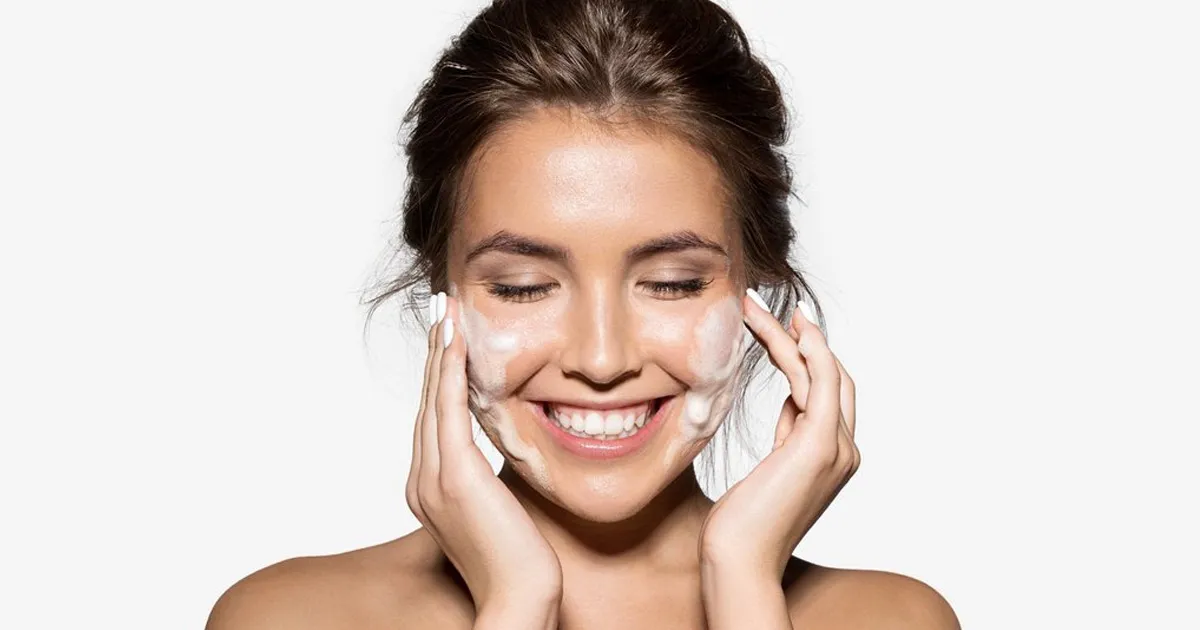5 Tips Jitu Mencuci Wajah Agar Lebih Glowing. Wajib Dicatat Nih!