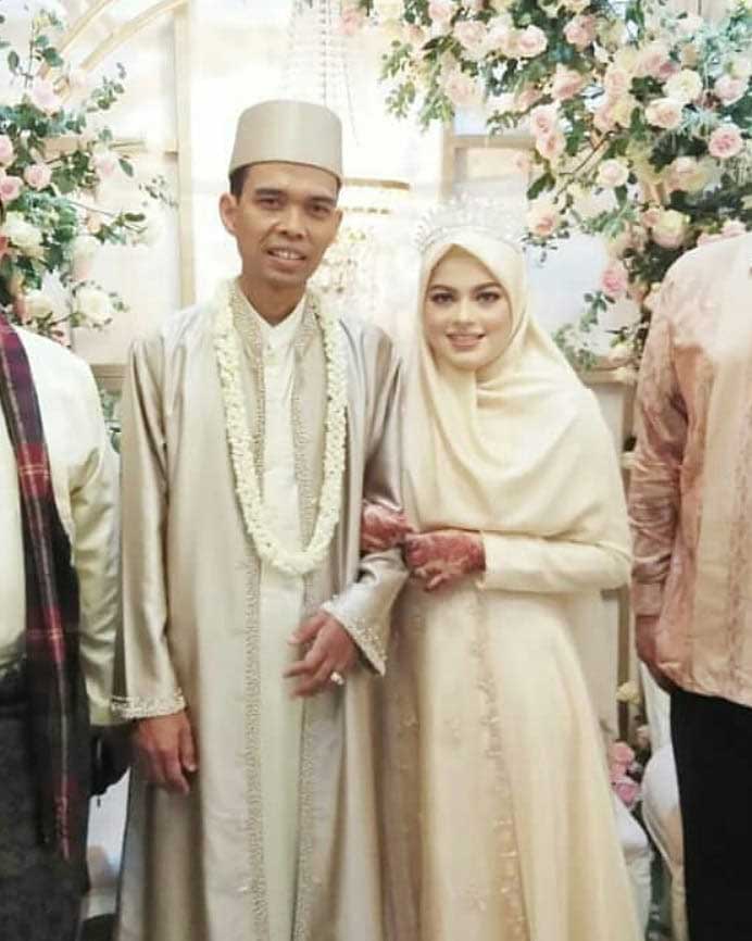 ustaz abdul somad menikah istri