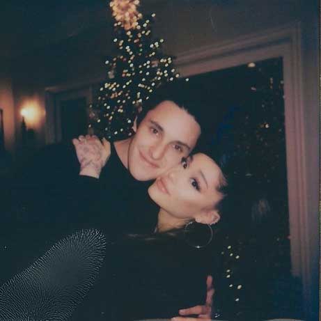 ariana grande dan dalton gomez menikah