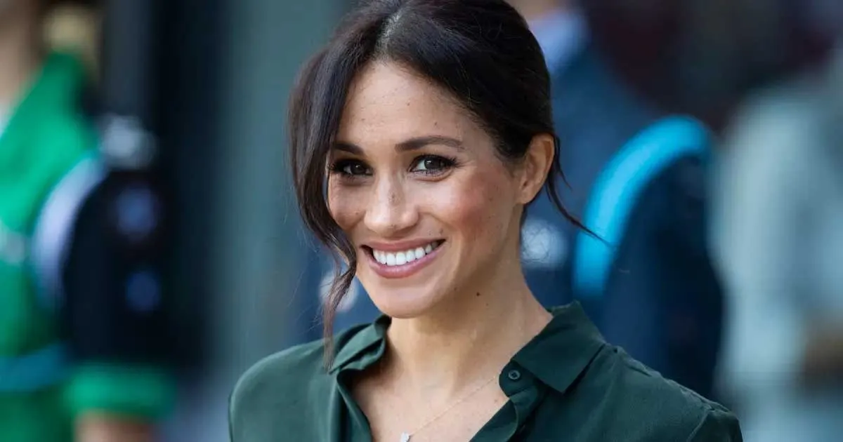 Tulis Buku, Meghan Markle Singgung Masa Lalu Harry