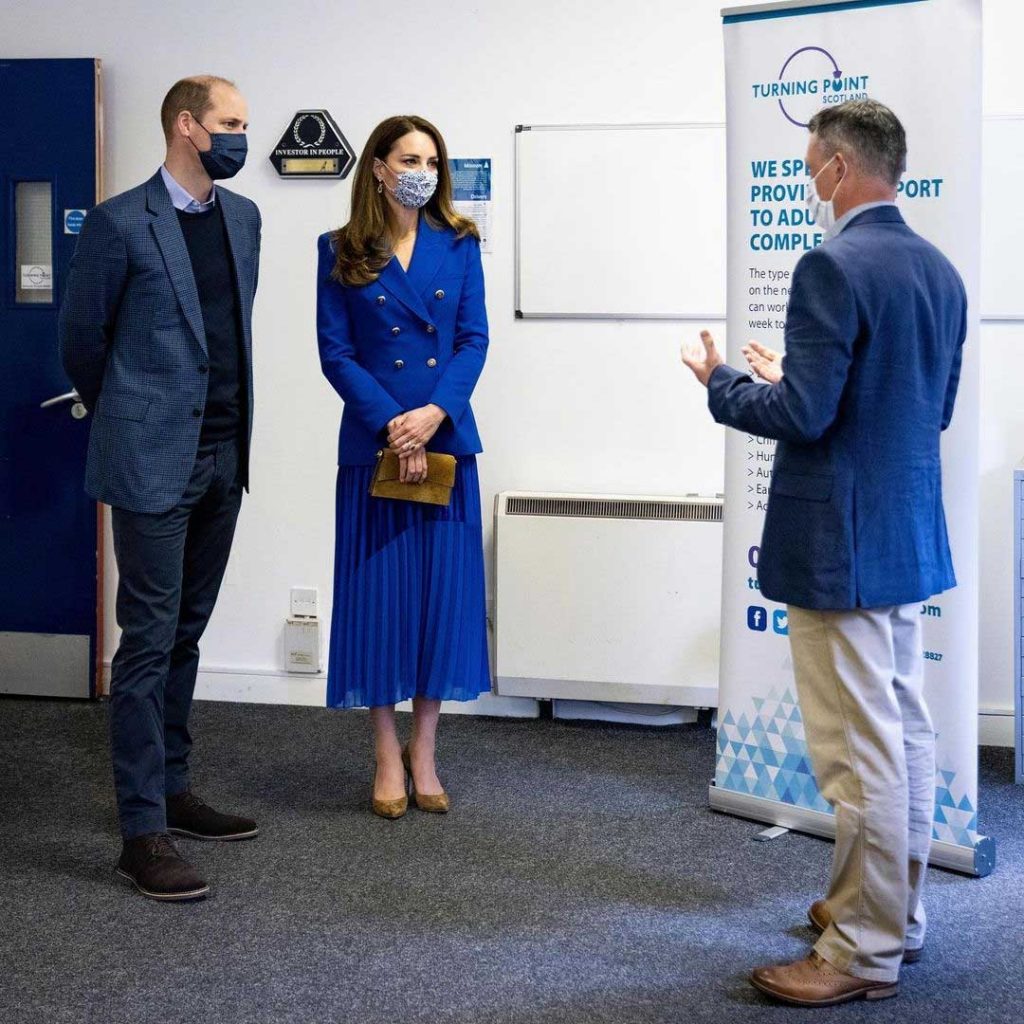 gaya kate middleton sontek putri diana contek