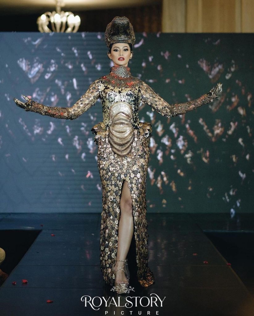 kostum komodo ayu maulidia ayuma miss universe 2020