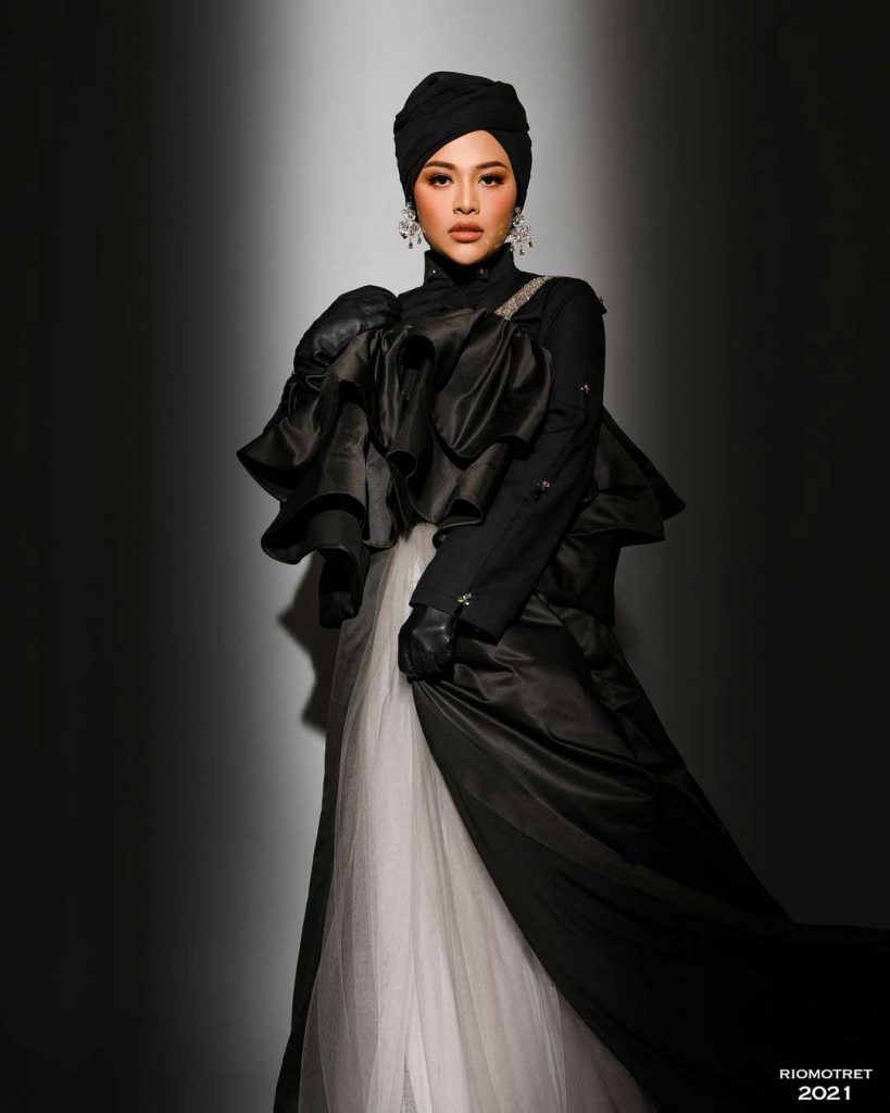 aurel hermansyah gaya berhijab