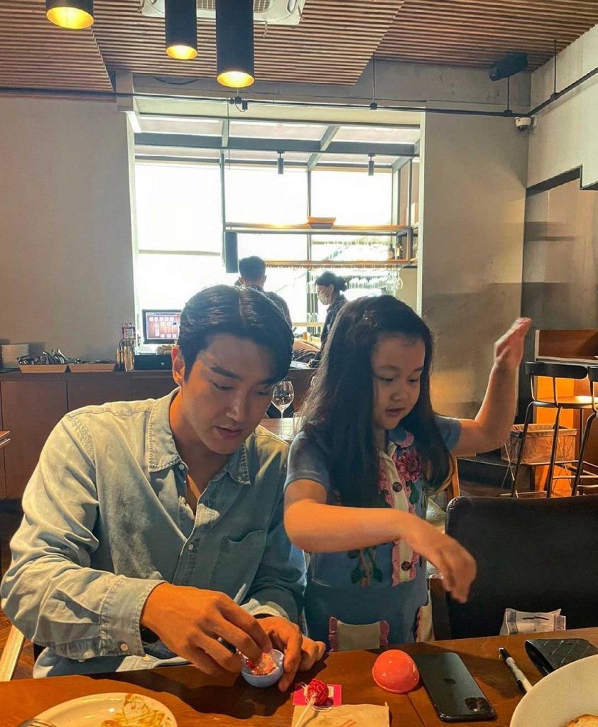 choi siwon dan keponakan bukan pacar