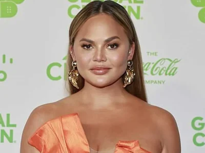 chrissy-teigen-nyinyir