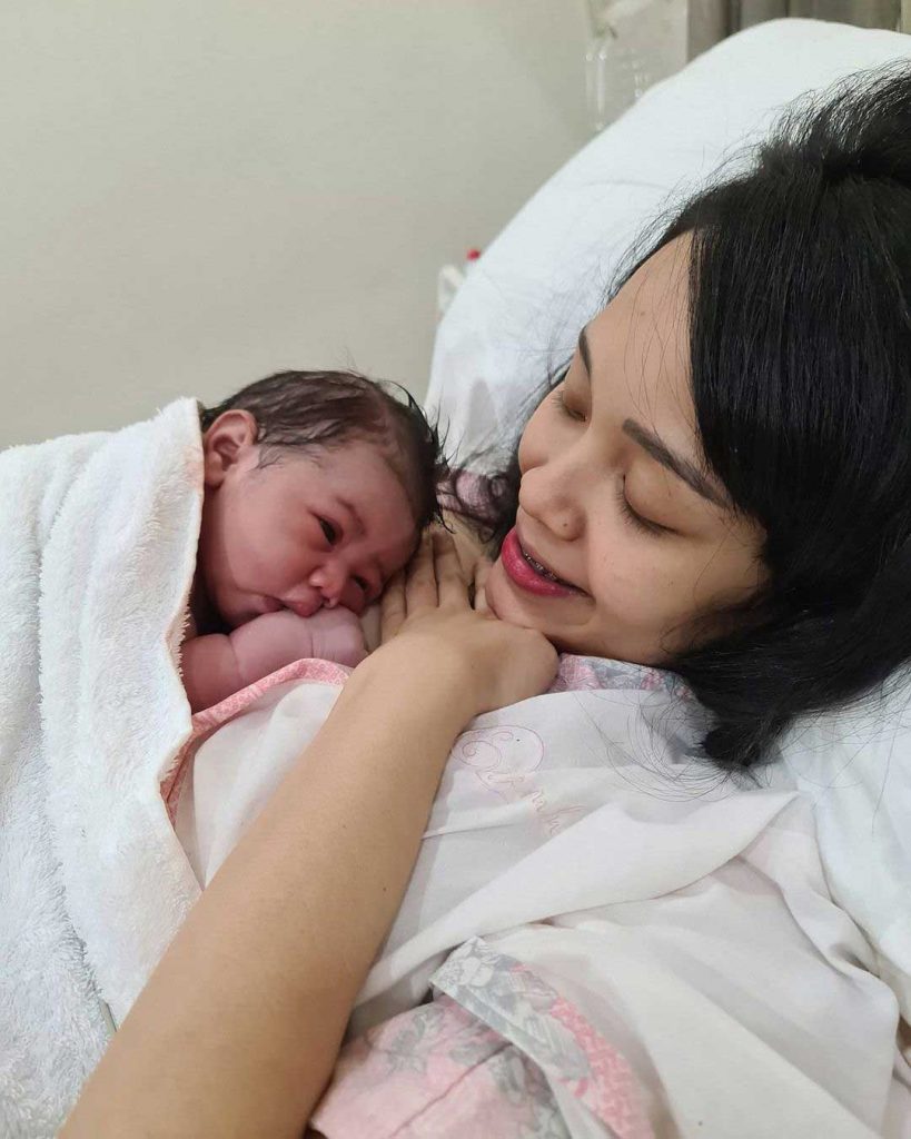 istri babe cabita melahirkan anak ke dua jenis kelamin perempuan bayi