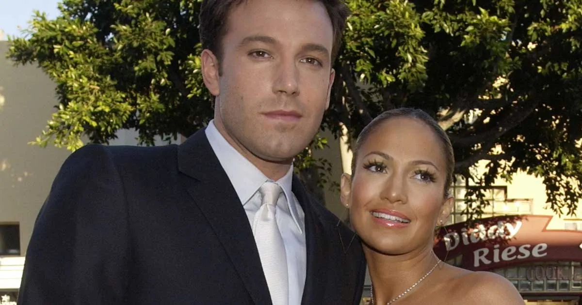 CLBK, Jennifer Lopez dan Ben Affleck Makin Lengket