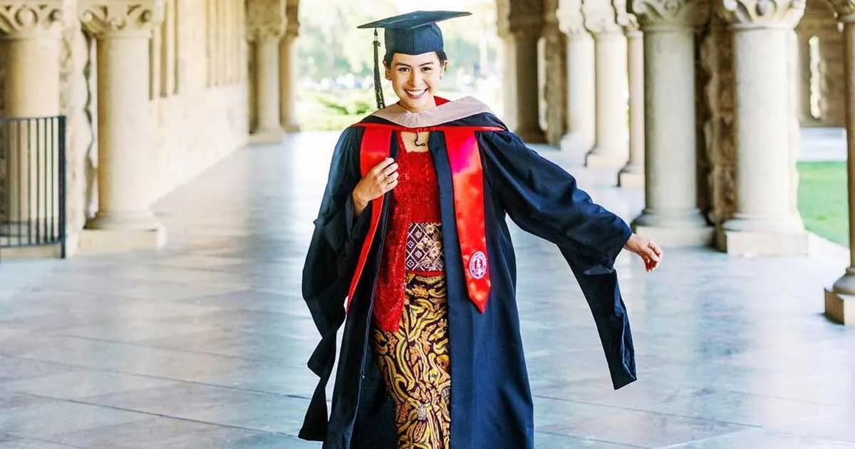Selamat! Maudy Ayunda Lulus S2 dari Universitas Terbaik Dunia