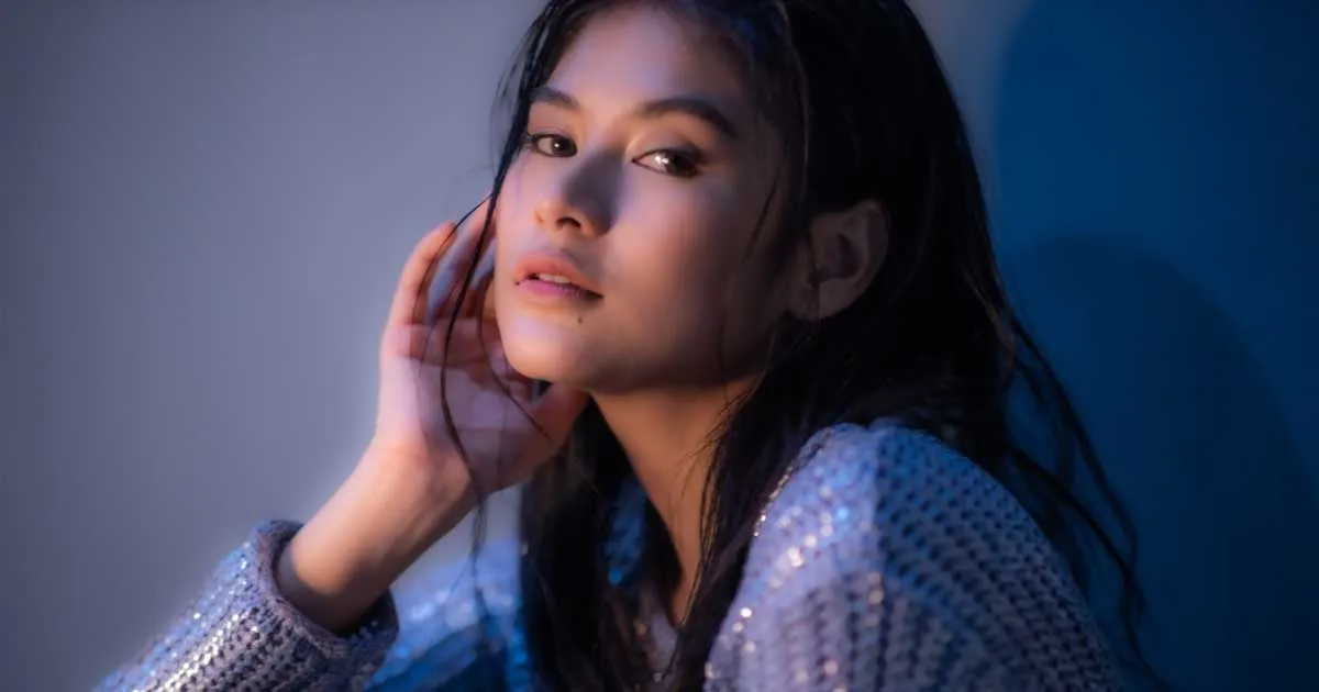 Digandeng Rossa, Penyanyi Riri Moeya Bangga