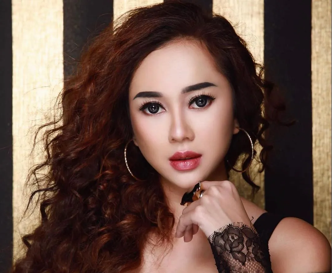 Yuk, Intip Aura Kasih Lepas Masker Bareng Putri Bulenya