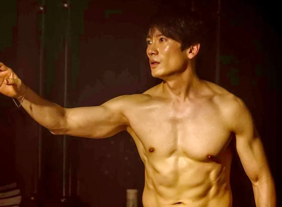 8 Pesona Ji Sung di The Devil Judge. Dari Bertubuh Six Pack Hingga Good Kisser!