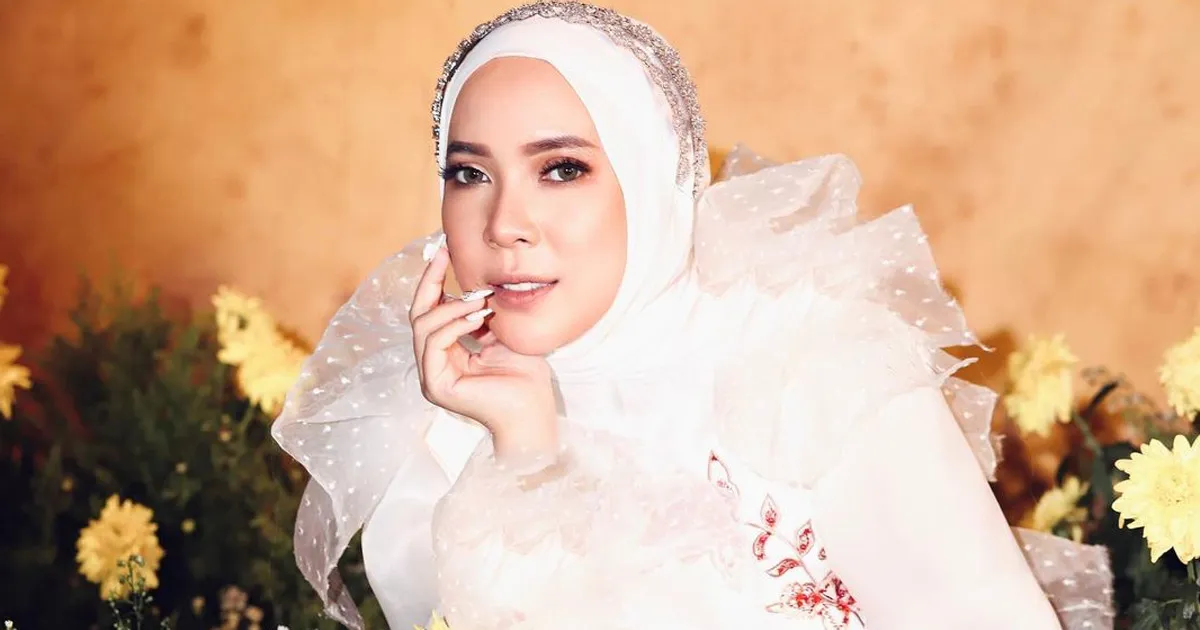 Fitri Tropica Terjebak Cinta Segitiga