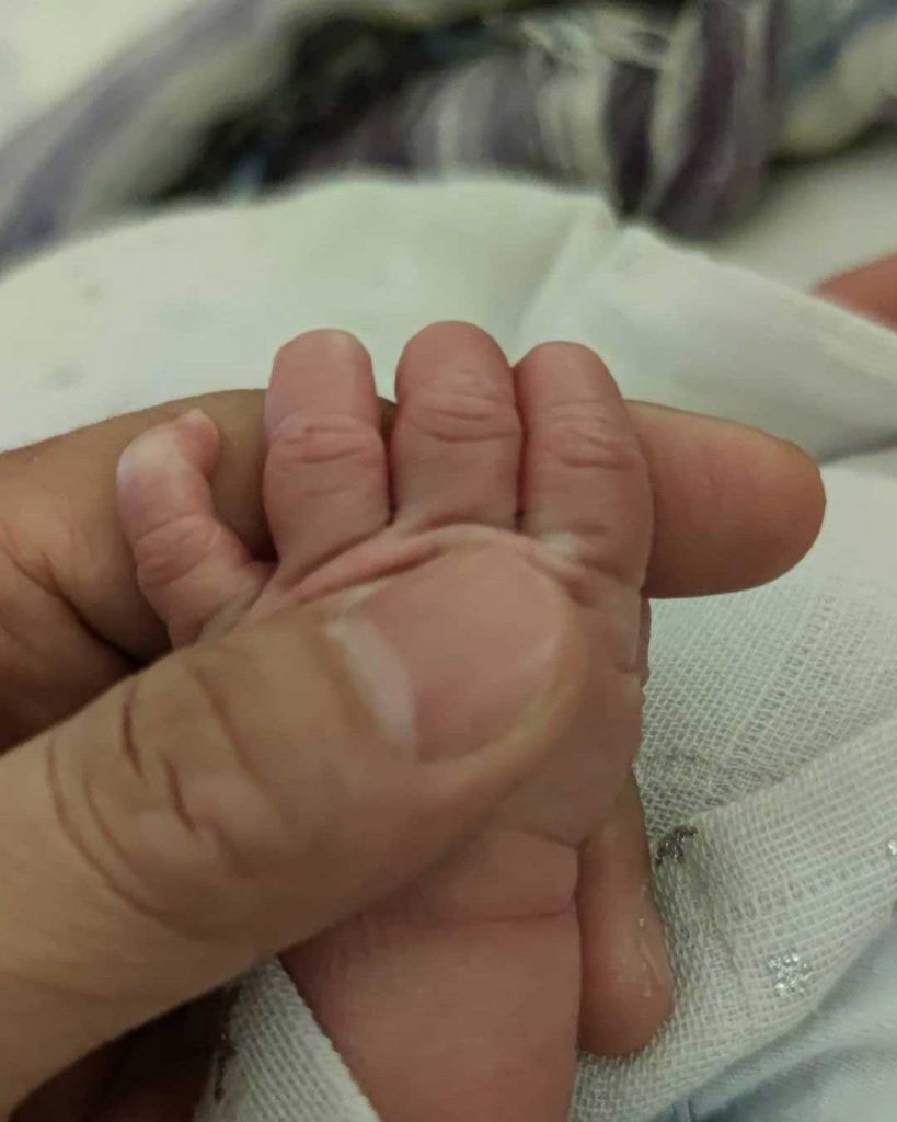 ardina rasti melahirkan anak ke dua foto