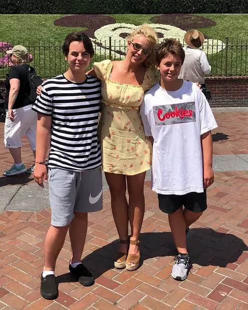 Horeeee Britney Spears Akhirnya Bebas dari Cengkeraman Ayah