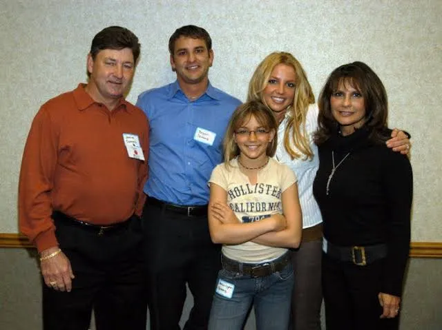 Mengapa Britney Spears Harus Dicengkeram Ayahnya? Ini Alasannya
