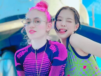 jennie blackpink grimes