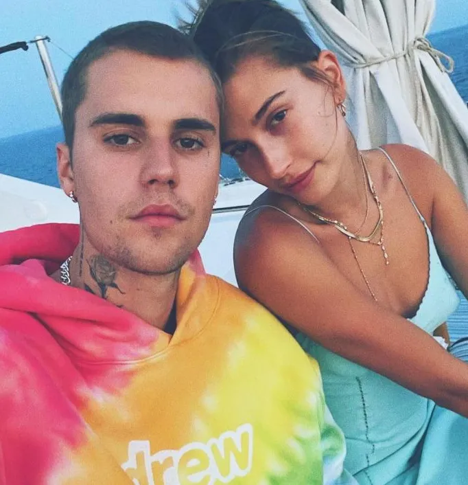 Viral! Justin Bieber Bentak Istri di Kerumunan. Marah Besar?