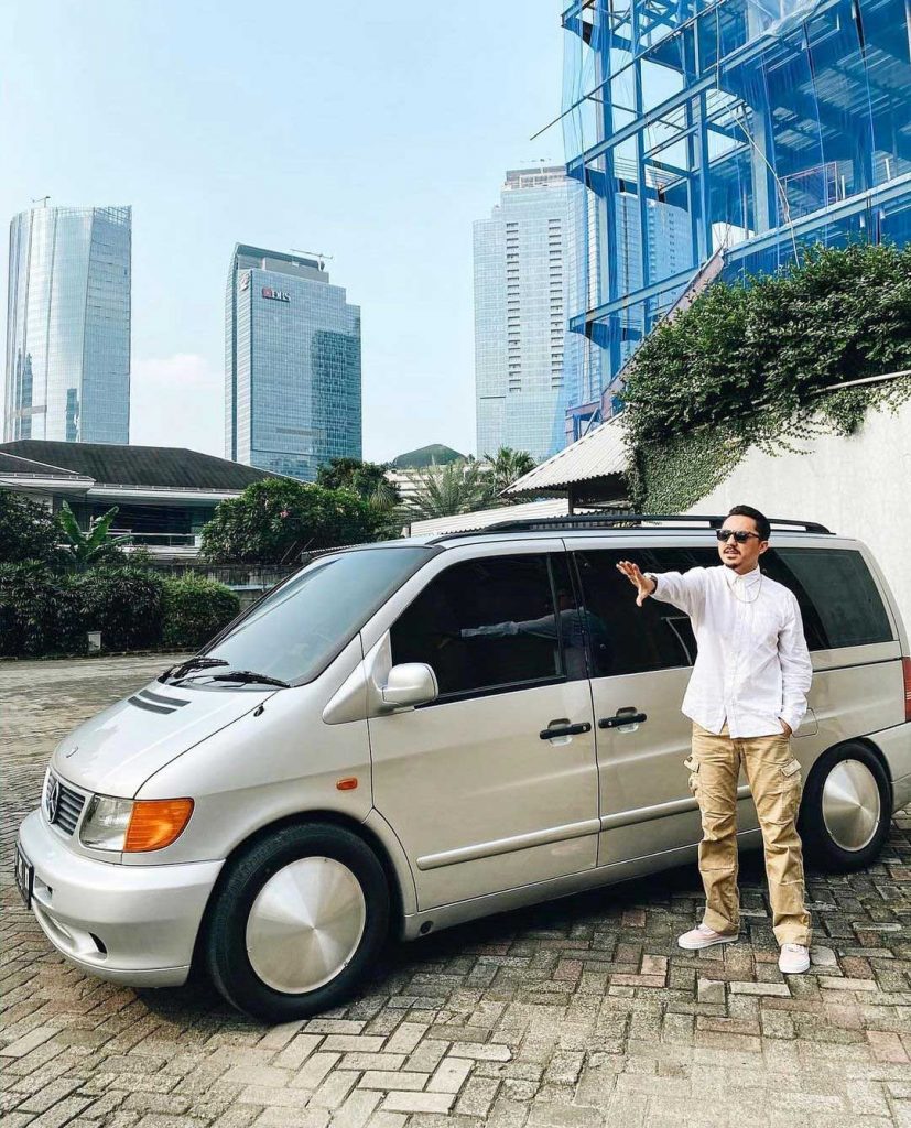 mobil ananda omesh untuk jadi ambulans darurat