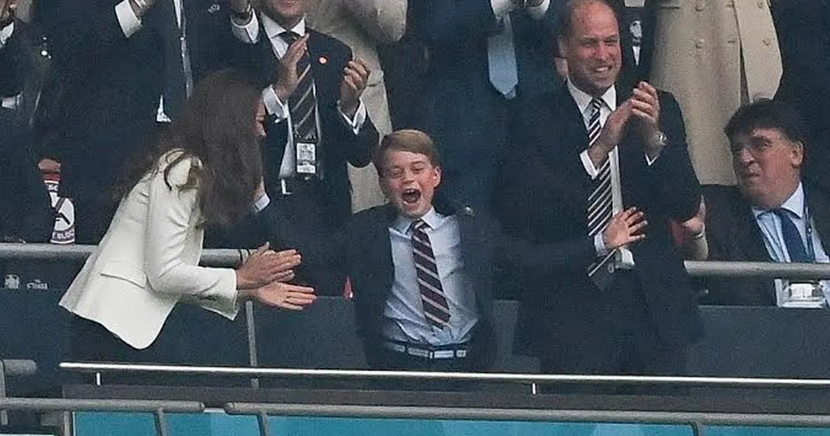 Potret Pangeran George di Final Piala Eropa 2020. Dianggap sebagai Jimat Tim Inggris!