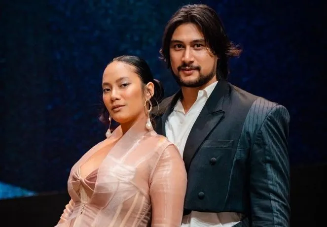 Suami Plontos, Tara Basro Nangis Bombay