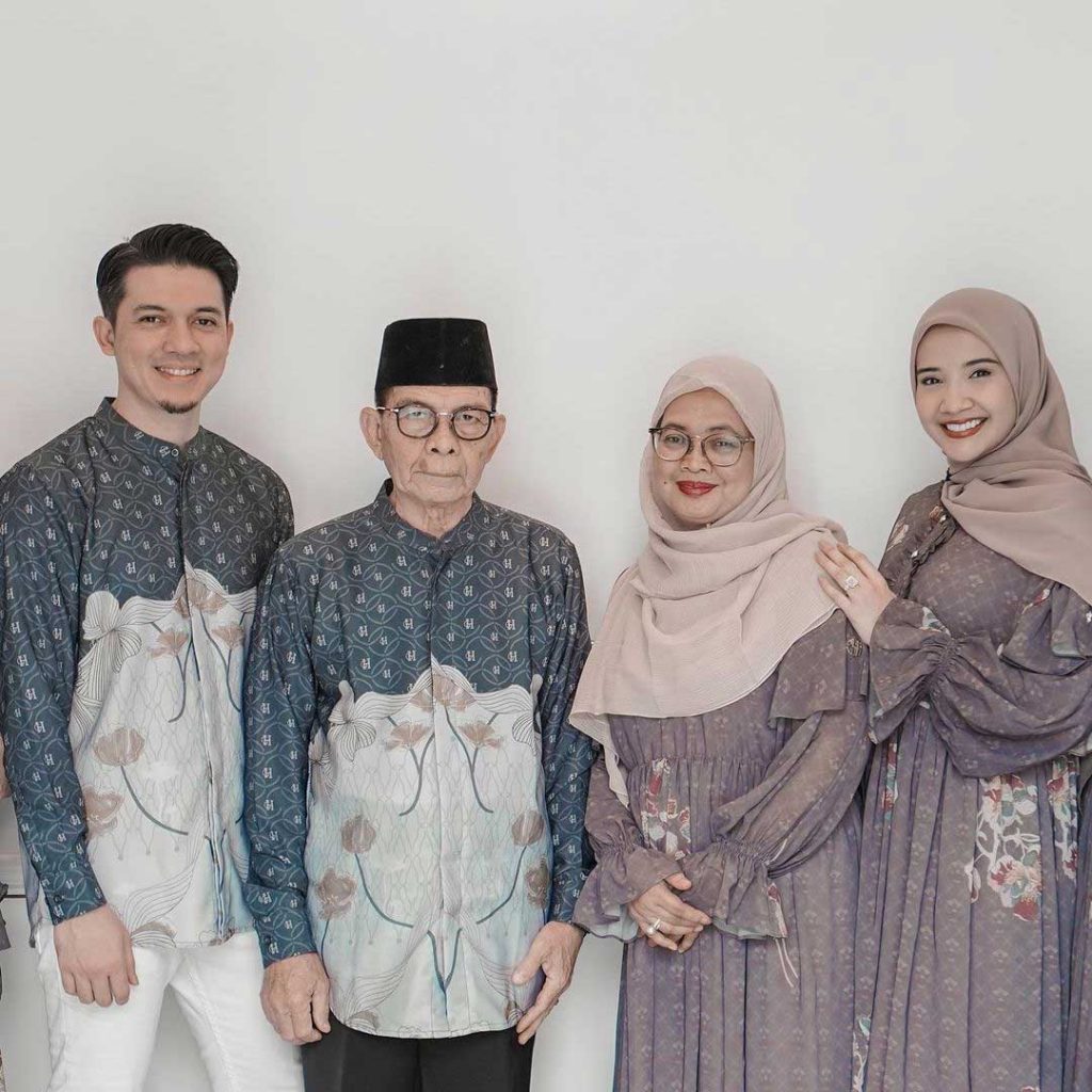 zaskia sungkar mertua ayah irwansyah meninggal dunia