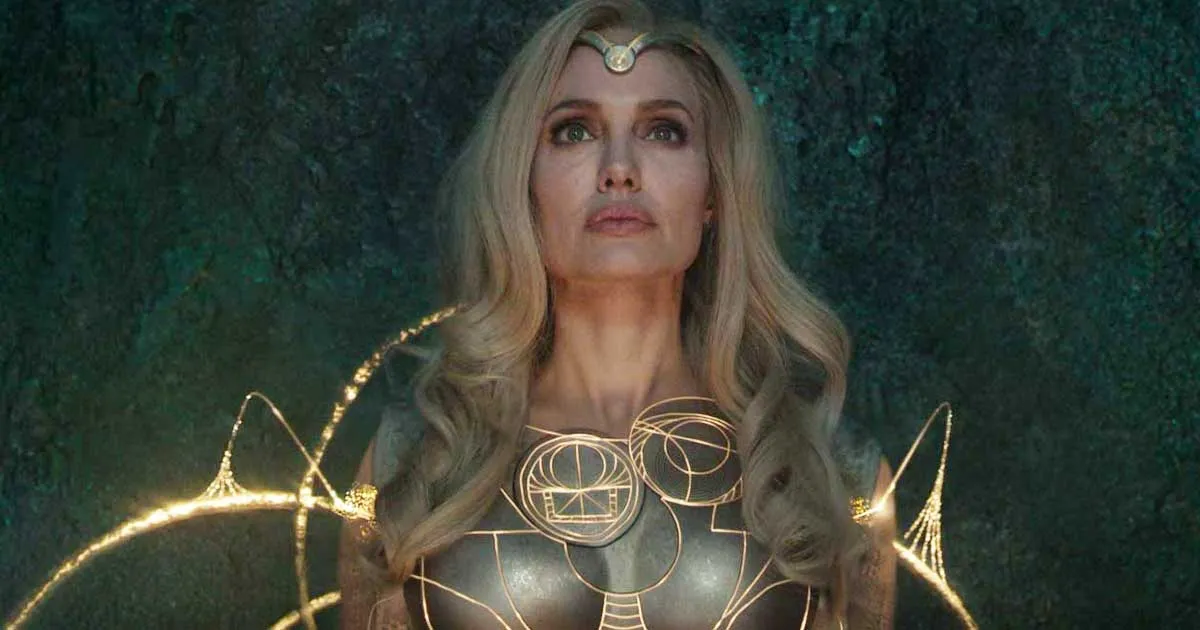 Angelina Jolie Ngaku Berasal dari Keluarga Alien