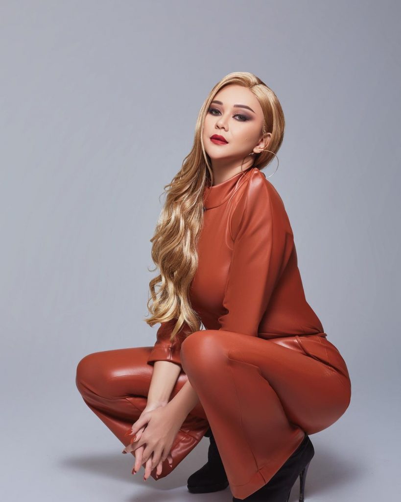 aura kasih mirip jenita janet
