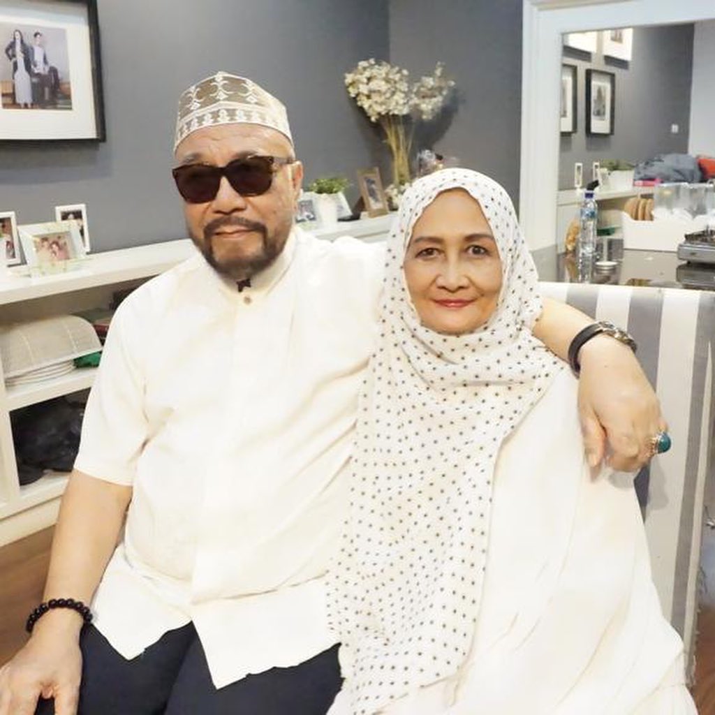 ayah mertua cindy fatikasari tengku firmansyah meninggal dunia