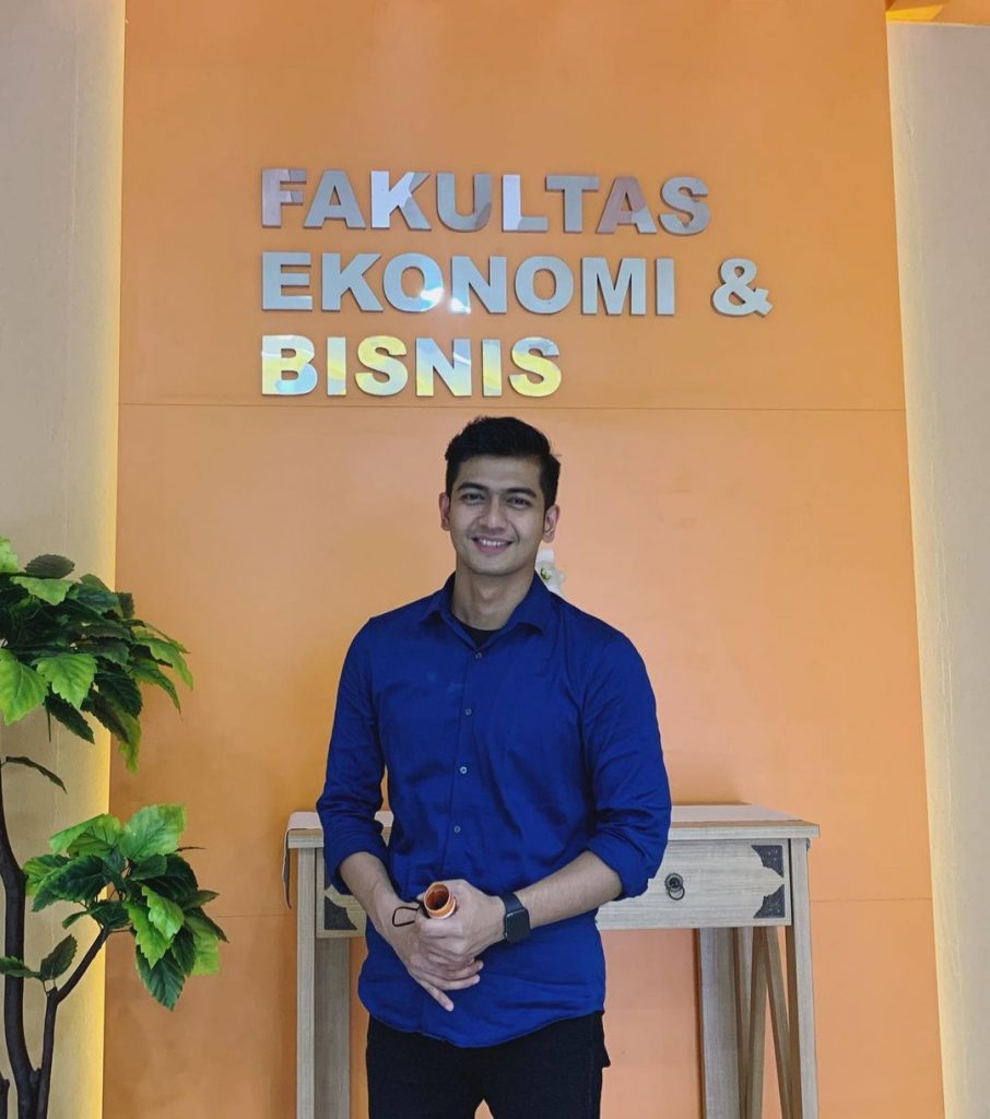 pendidikan calon suami ria ricis