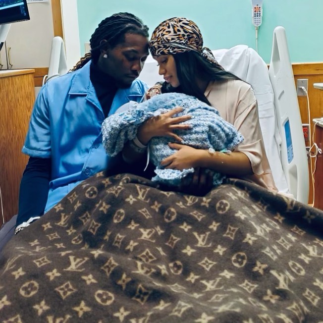 cardi b melahirkan anak ke dua putra offset