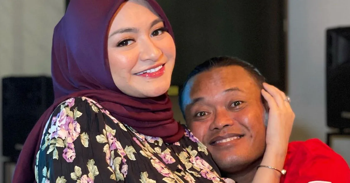 Nathalie Holscher Rahasiakan Persalinan. Normal atau Caesar?