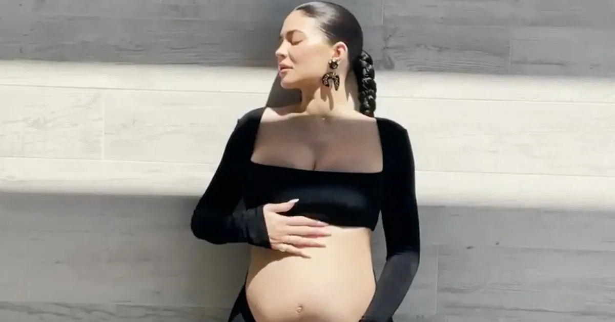 Kylie Jenner Diam-diam Ungkap Jenis Kelamin Bayinya?