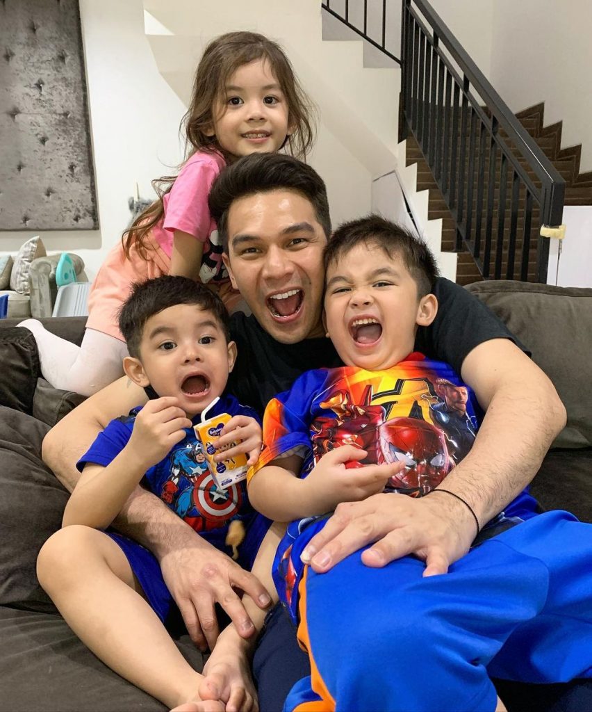 jonathan frizzy perceraian anak tiga