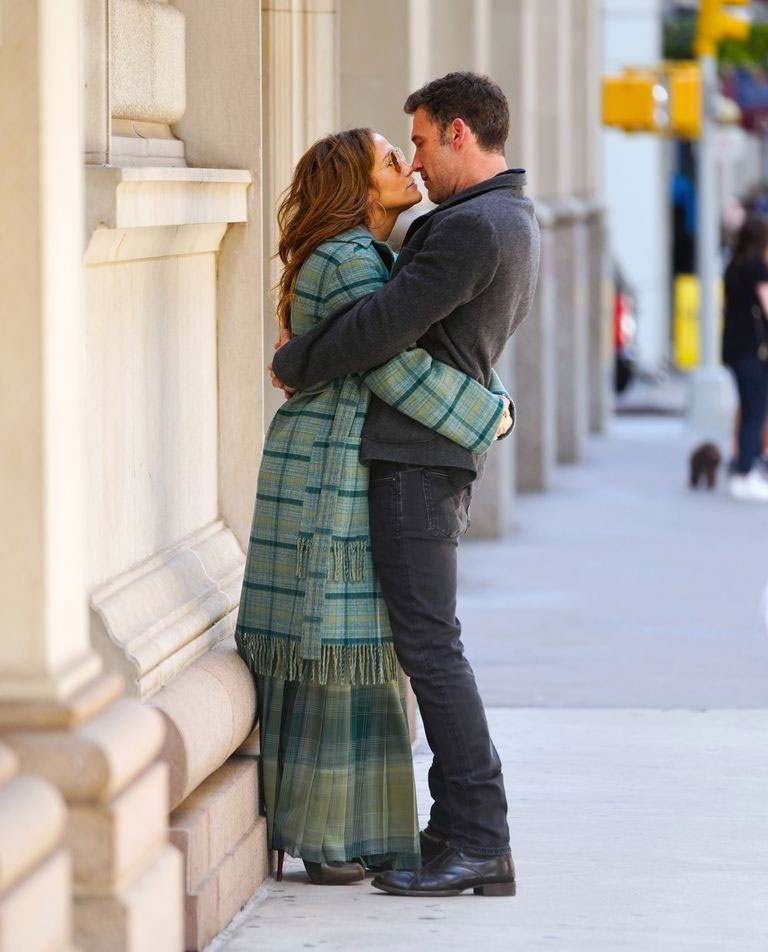 kemesraan-ben-affleck-dan-jennifer-lopez-j.lo-bennifer-di-new-york