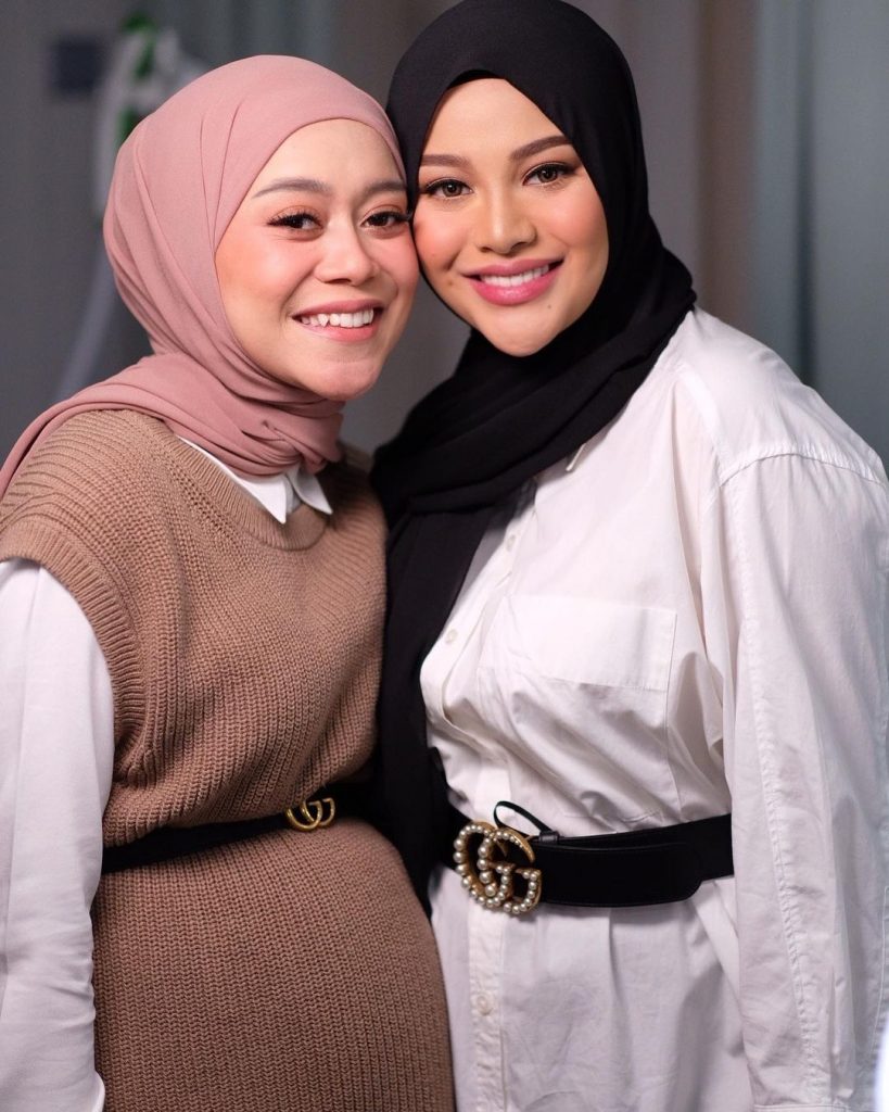 lesti kejora dan aurel hermansyah usia kehamilan