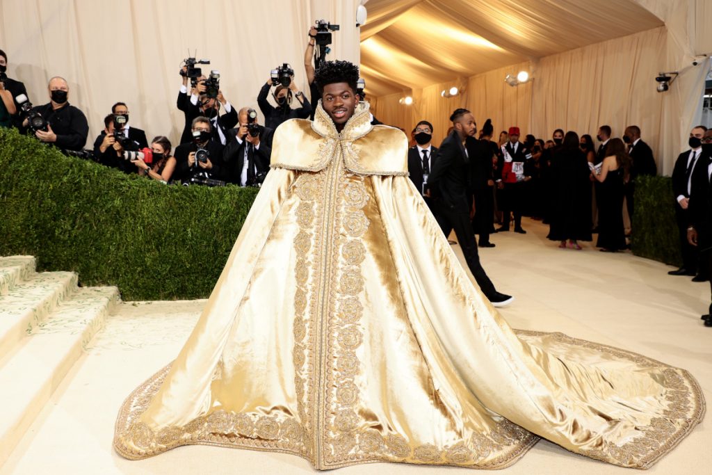 lil nas x met gala 2021 unik busana terunik