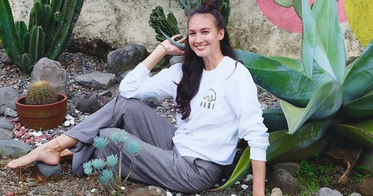 Hamil Anak Pertama, Nadine Chandrawinata Pamer Baby Bump. Super Cute!