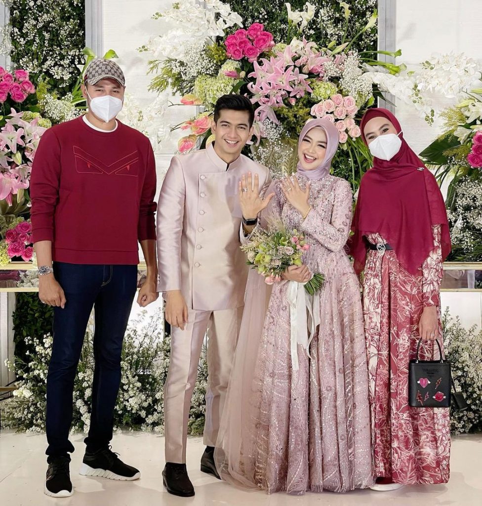ria-ricis-dan-teuku-ryan-lamaran-1