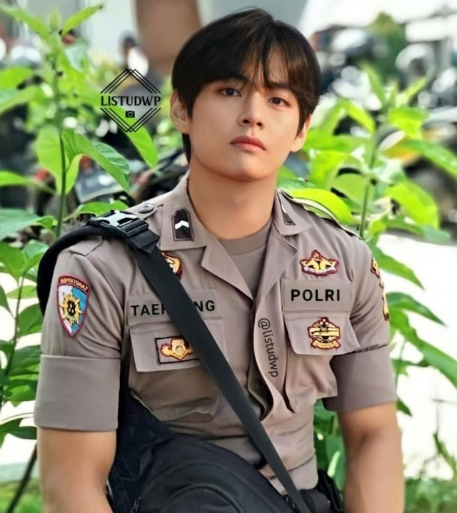 v-bts-berseragam-polisi