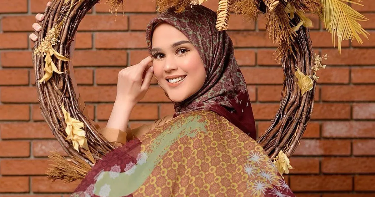 Hamil tiga bulan, Cut Meyriska Pamer Baby Bump. Super Cute!