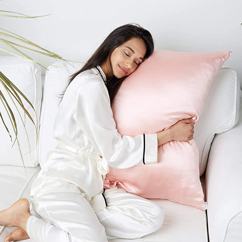 bungkus bantal sutera