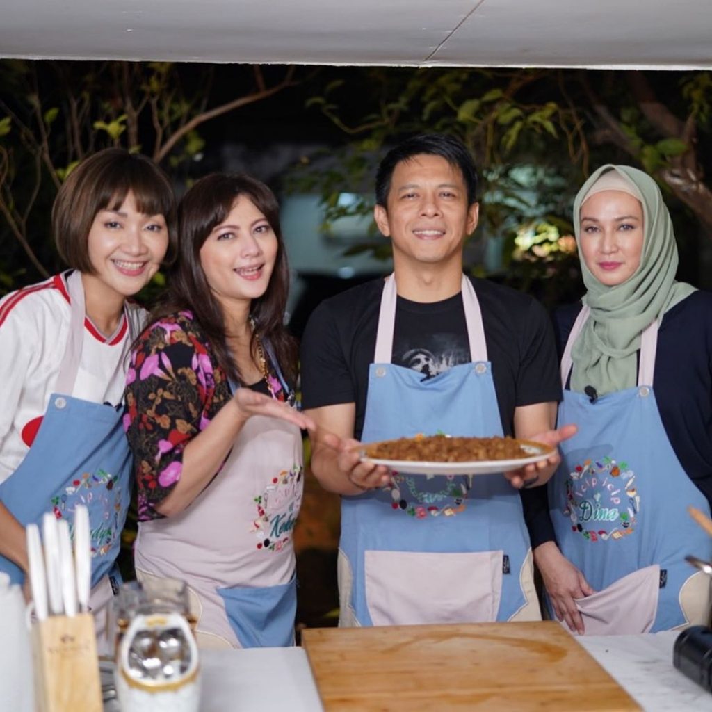 foto mesra dina lorenza dan ariel noah dijodohkan