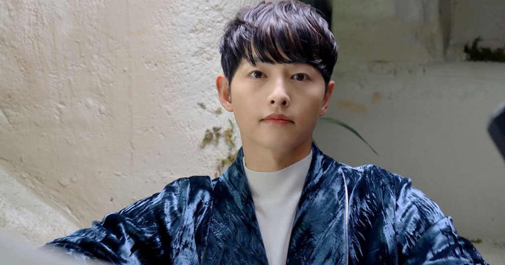 song-joong-ki-artis-indonesia-shenina-cinnamon