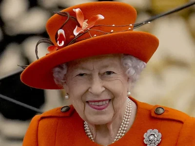 akun-facebook-rahasia-queen-elizabteh-ratu-ii